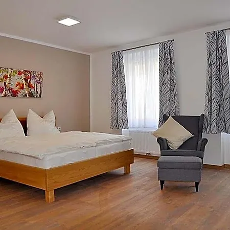 Bed Bike & Breakfast Alojamento de Acomodação e Pequeno-almoço Traismauer