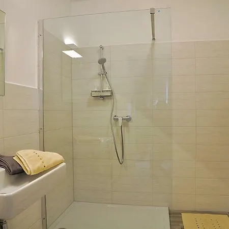 Bed Bike & Breakfast 3*
