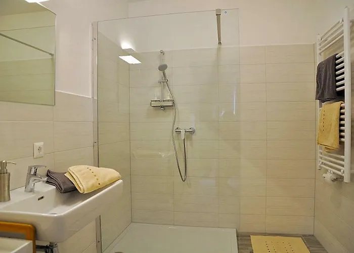 Bed Bike & Breakfast 3*